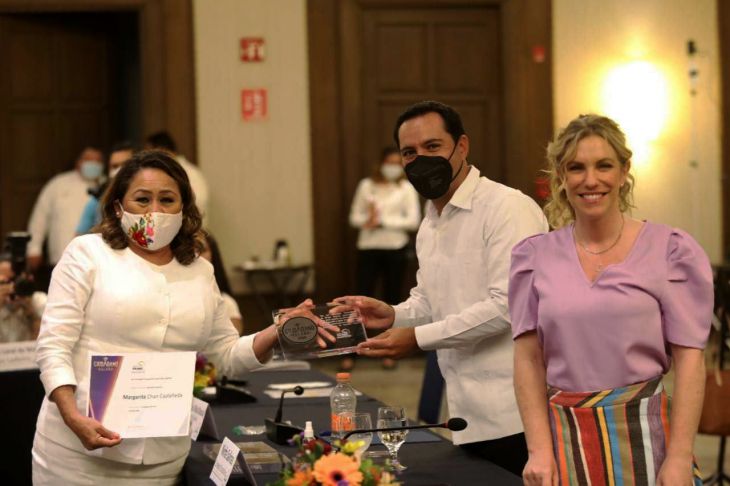 Vila Dosal y Grupo Salinas reconocen a ocho como ''Ciudadano del Año 2020''